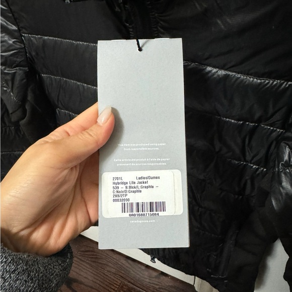 Brand new Canada Goose hybridge lite jacket - Picture 5 of 5